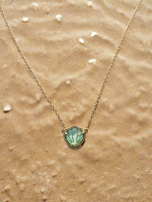 Light Green Shell Necklace Style #1191